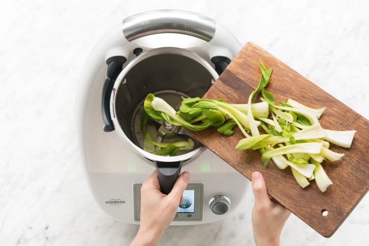 Pak Choi hinzugeben
