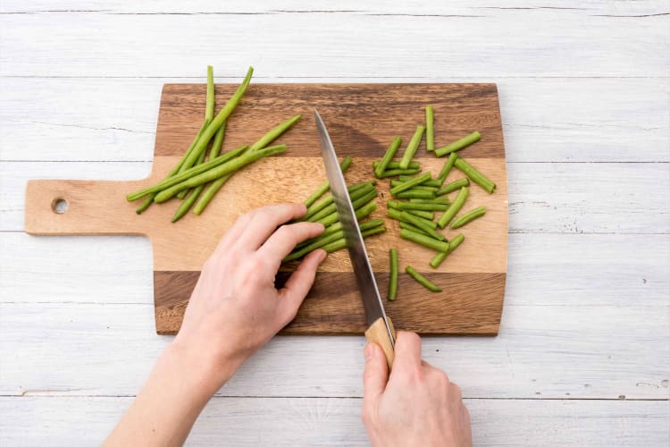 Tailler les haricots verts