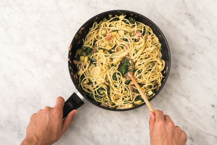 Easy Linguine Carbonara Recipe | HelloFresh