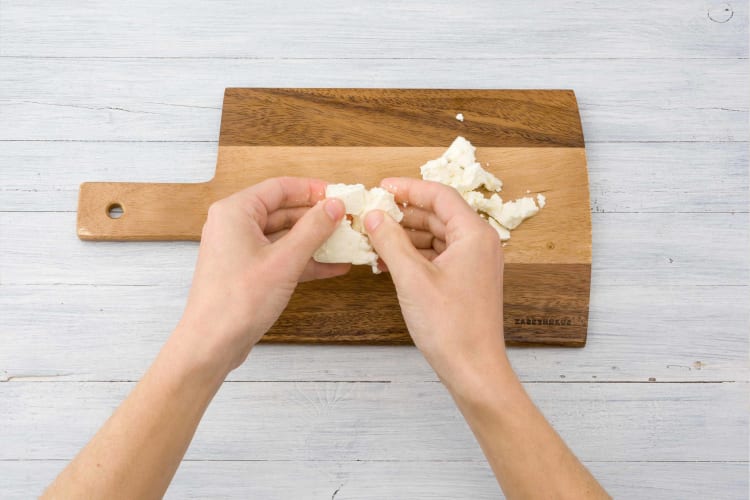 Émietter la feta
