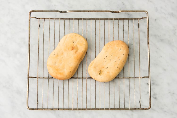 Naan Brot aufbacken