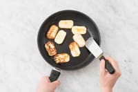 3 COOK HALLOUMI