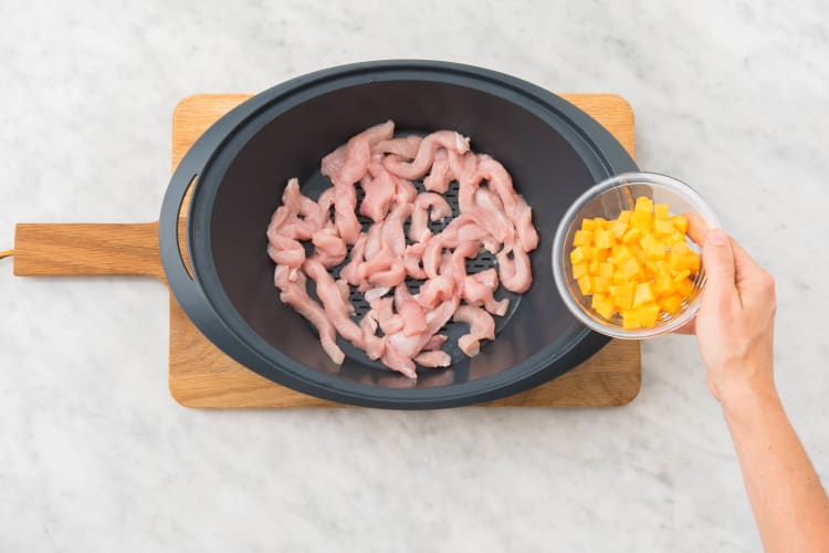 FLEISCH & MANGO VORBEREITEN