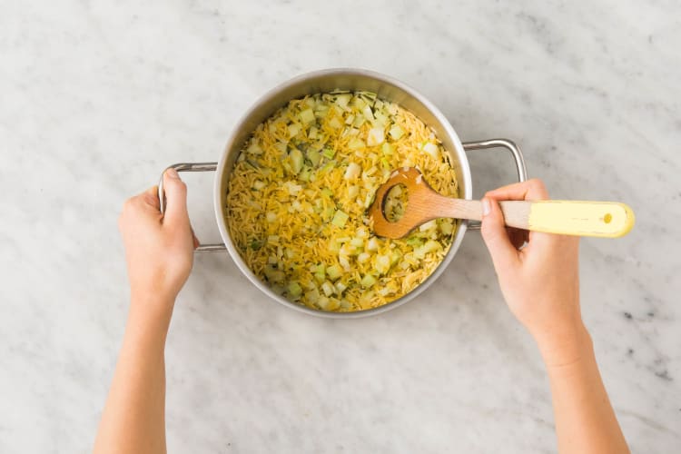 Recette de Pilaf d'orzo aux herbes (portion de groupe