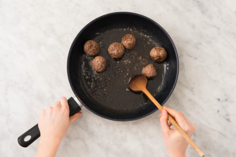 Gehaktballen bakken