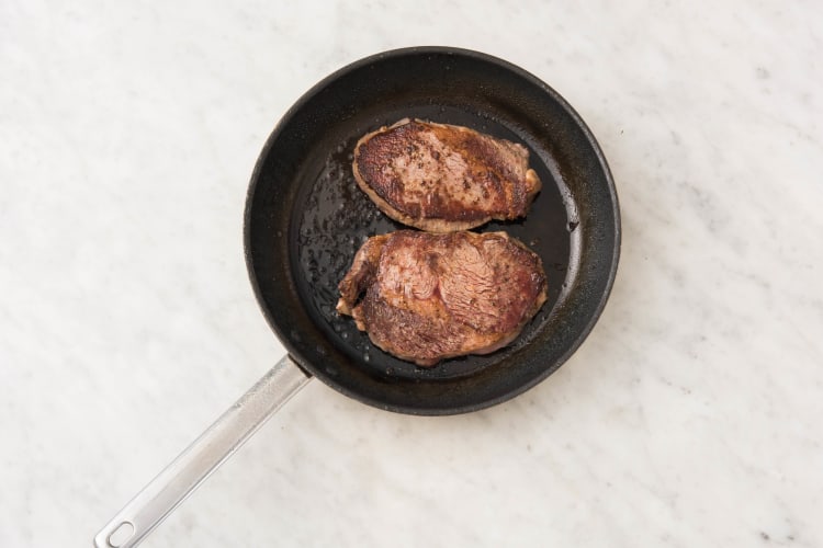 Cook Carrots and Steaks