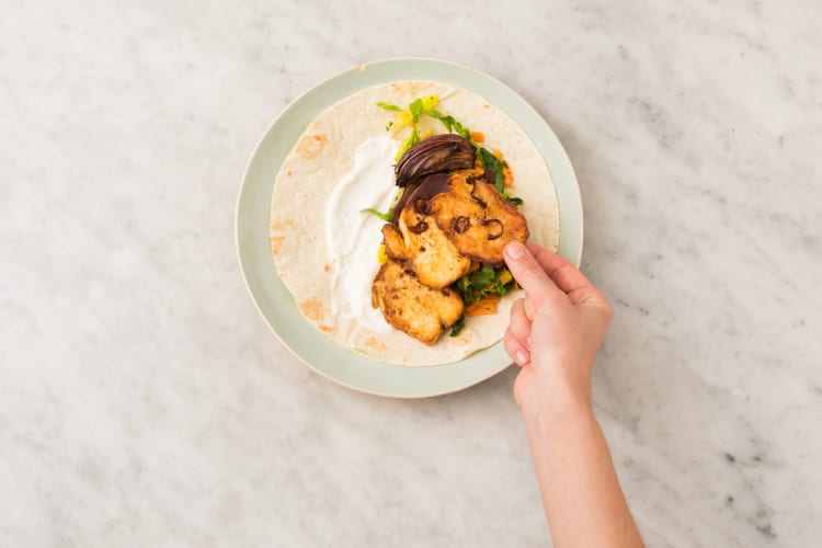 Scharfe Piri Piri-Halloumi-Wraps Rezept | HelloFresh