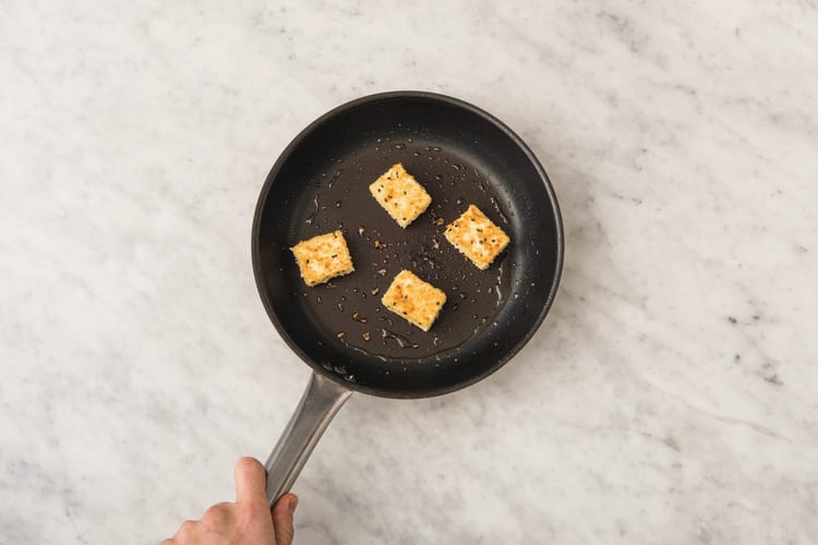 Fry the tofu