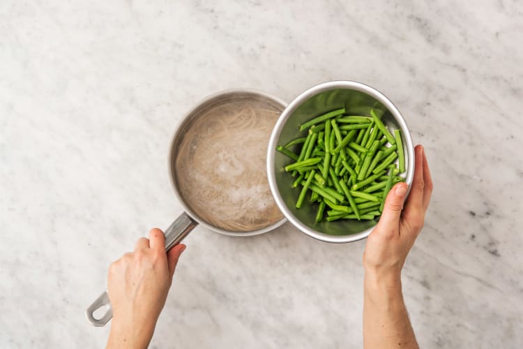 4 COOK SOBA AND BEANS