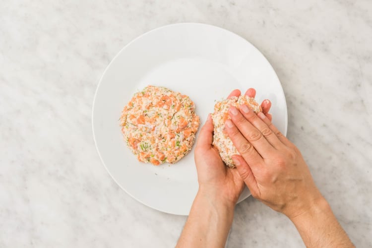 2 FORM SALMON BURGERS