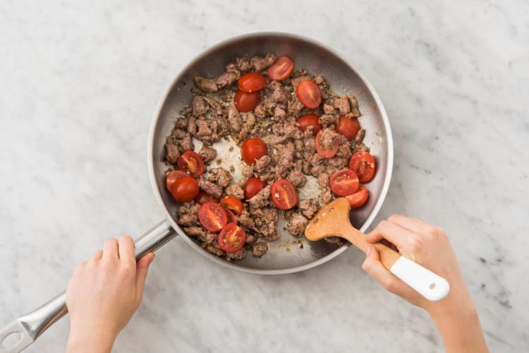 Cook Tomatoes and Garlic