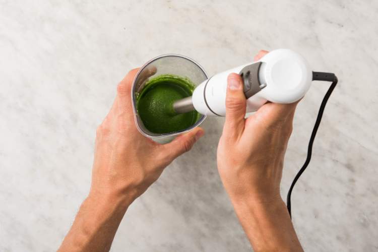 Spinaziepesto maken