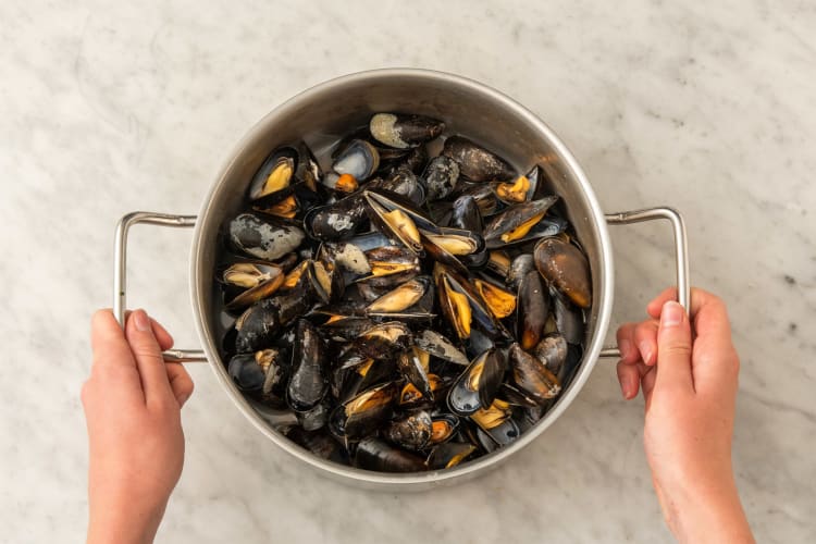 COOK MUSSELS