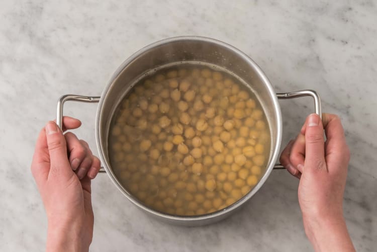 BOIL CHICKPEAS