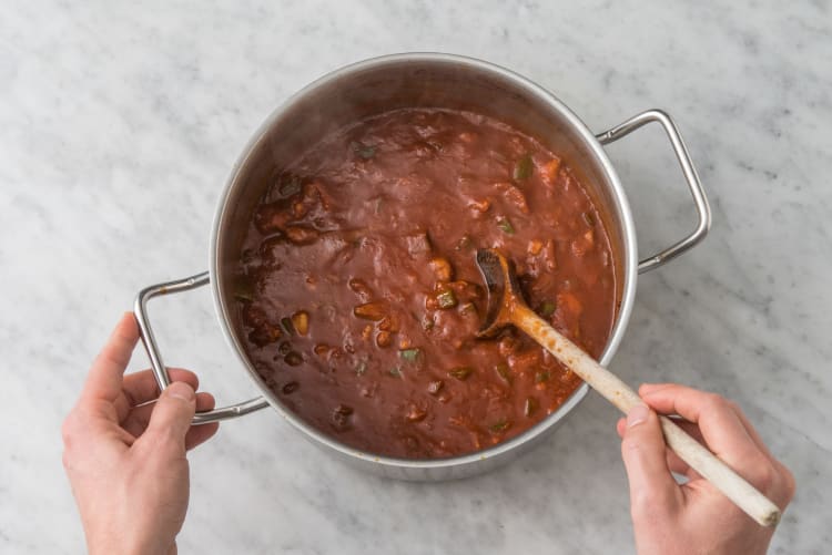 SIMMER CHILI