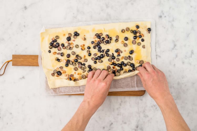 Déroulez la pâte feuilletée