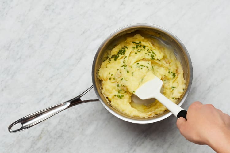 MAKE MASHED POTATOES