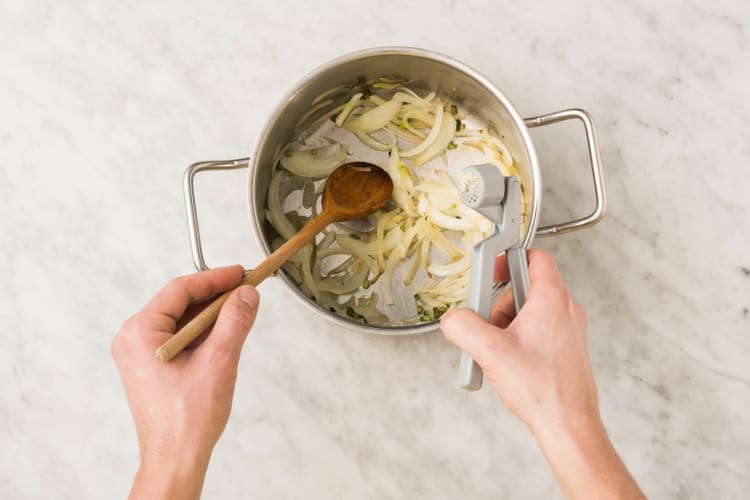 Soße kochen