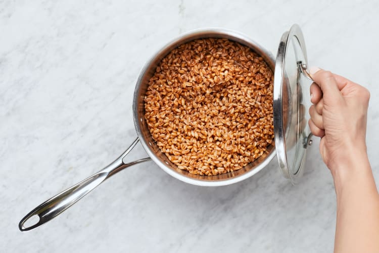 Meal Prep Farro Grain Bowl - Fooduzzi