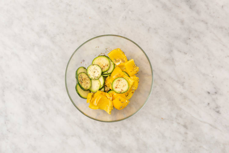 Antipasti Bowl mit Mozzarella Rezept HelloFresh