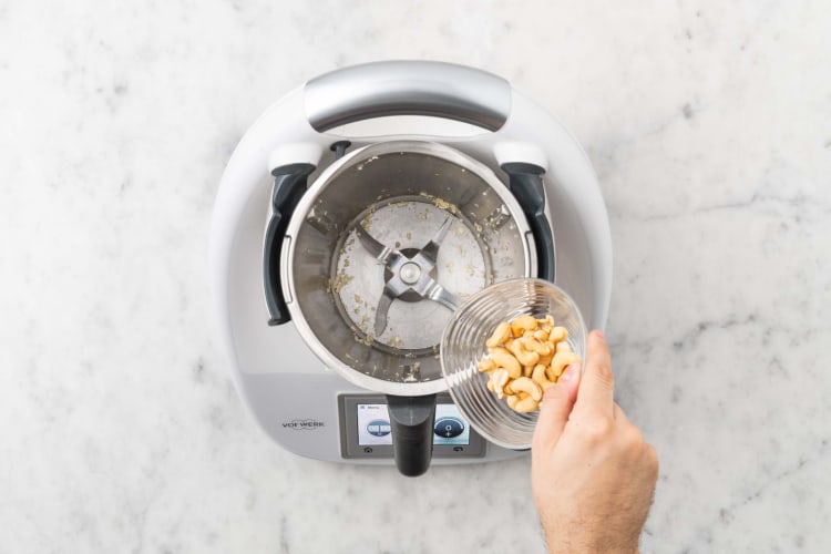 Für das Cashew-Topping
