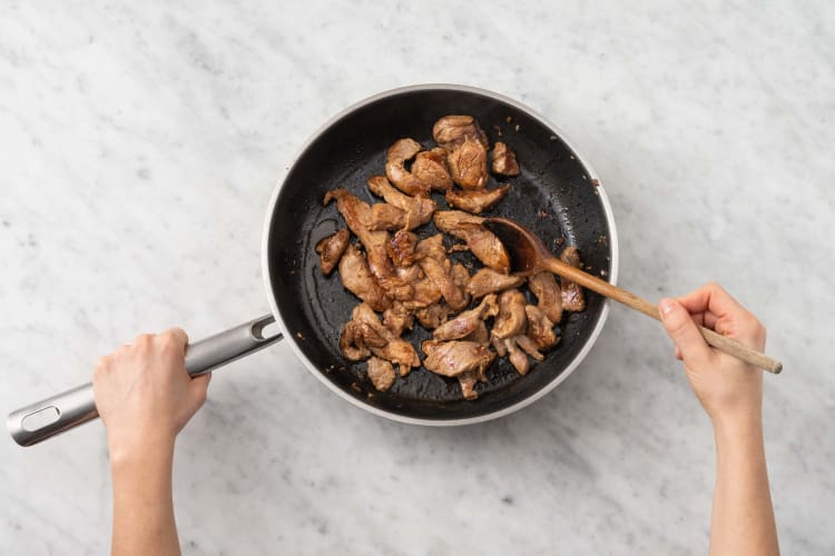 Cuire l’émincé de filet mignon
