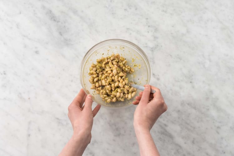 Marinate cannellini beans