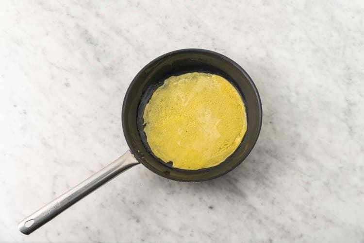 Für die Frühlingszwiebel-Pfannkuchen