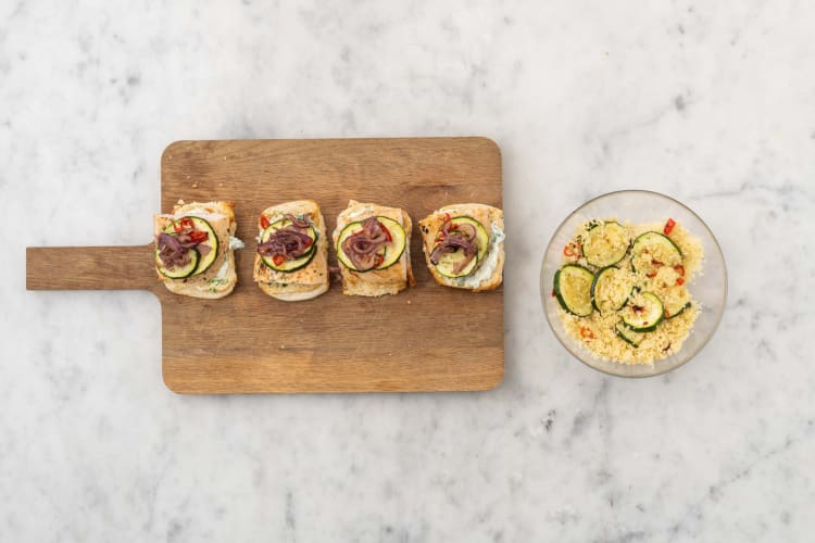 Garnir les mini-pains burger