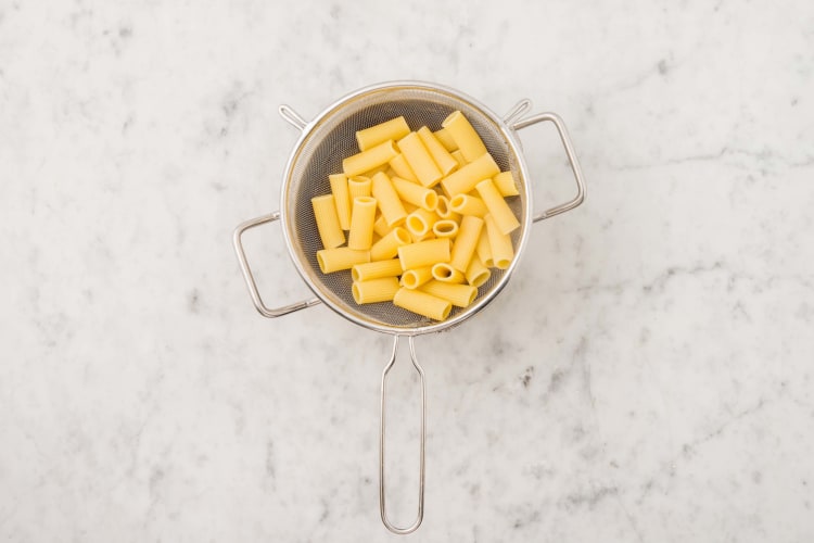 Cook rigatoni