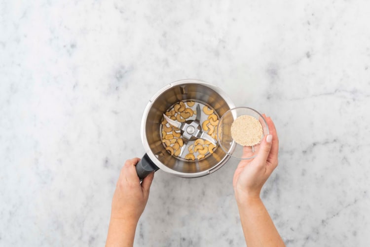 Für die Cashew-Hefe-Flakes