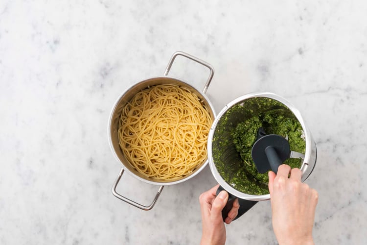 Spaghetti mischen