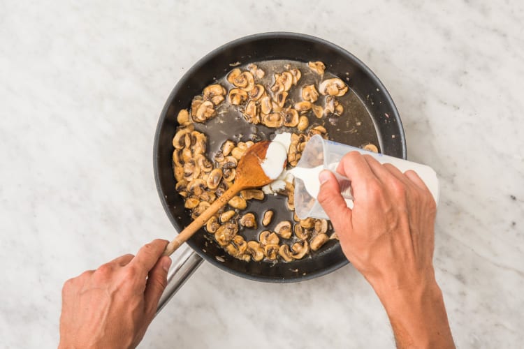 Préparer la sauce aux champignons