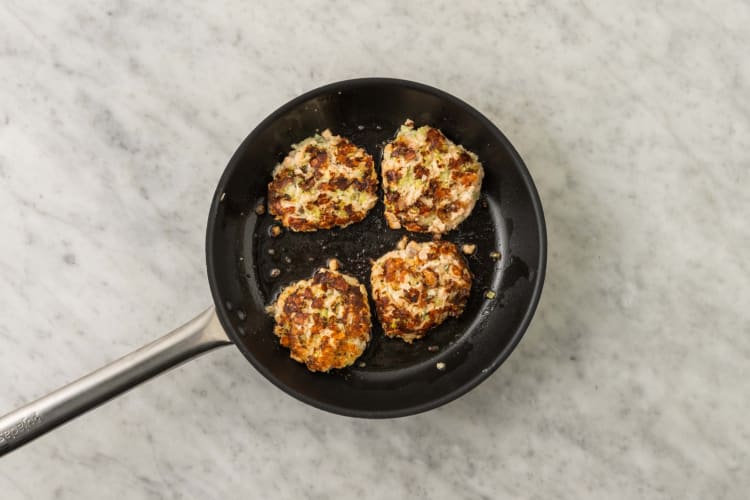 Pan- fry salmon cakes