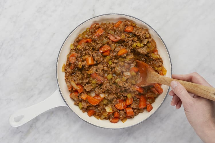 Pub-Style Shepherd's Pie • Bread Booze Bacon