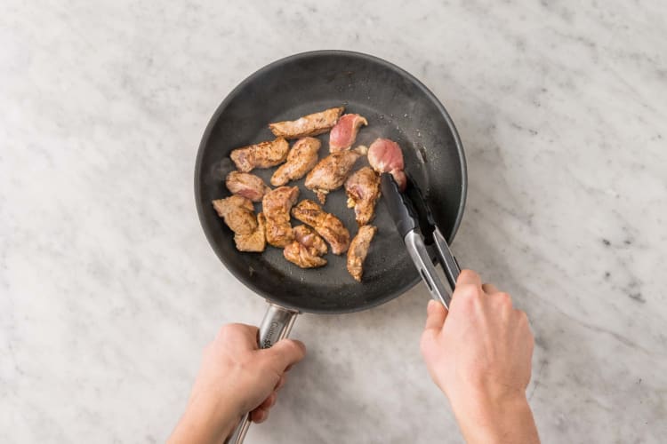 Cuire les émincés de porc