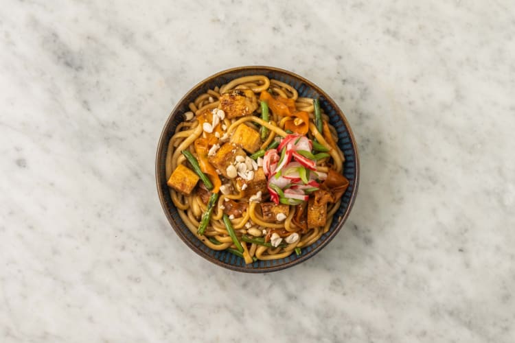 Noodle veggie con tofu sweet chili e verdure