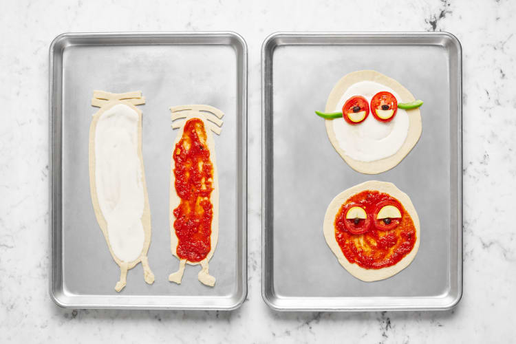 CREATE & COOK MINION PIZZAS