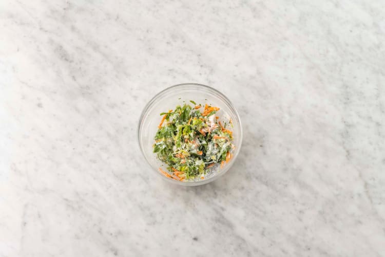 Salat marinieren
