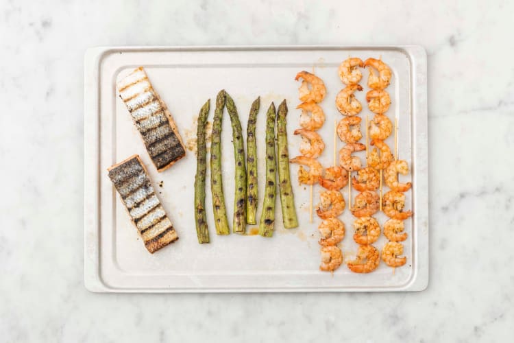 Grill salmon, shrimp and asparagus