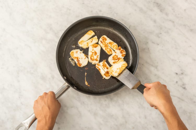 Cook halloumi