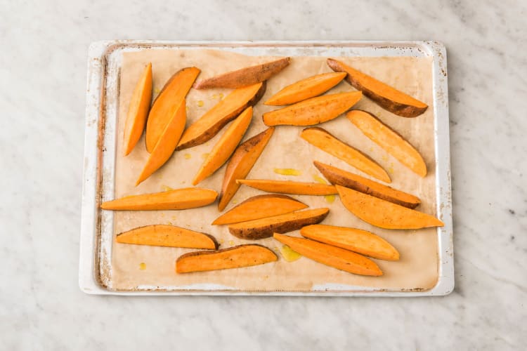 Rôtir les quartiers de patates douces