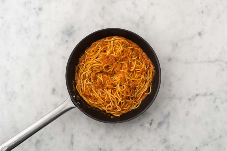Mélanger les spaghetti