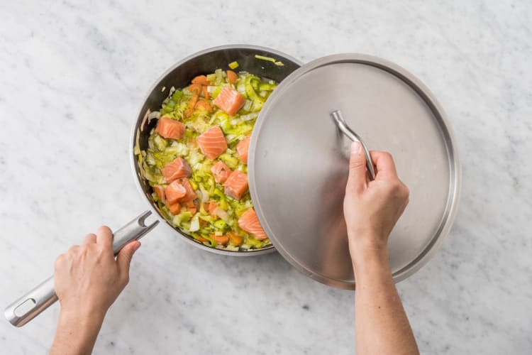 Prepara la blanquette de salmón