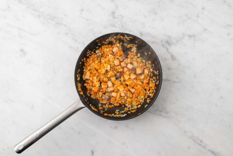 Cous cous di verdure e salmone senza cottura con estratto di pomodoro -  Granoro