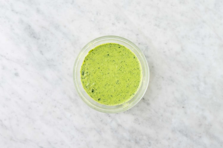 Préparer le pesto épinards-petits pois