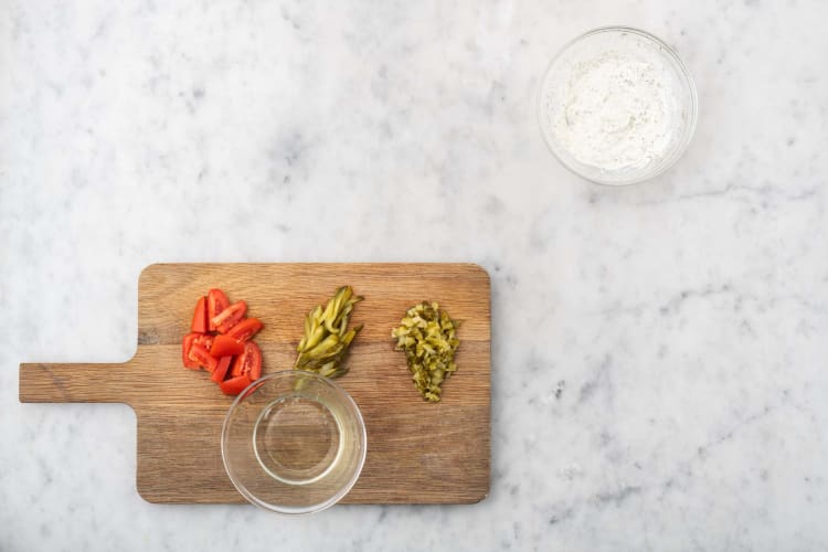 Préparer et faire la crème aux cornichons à l’aneth