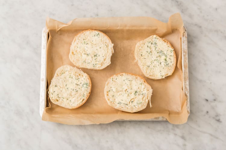 Toast parsley butter buns