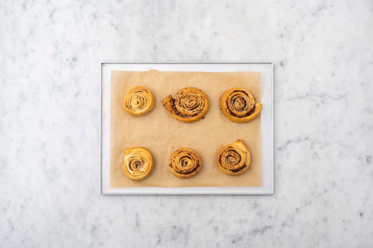 Préparer les roulés à la cannelle