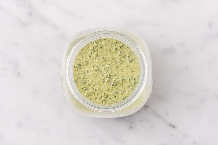 Faire le pesto